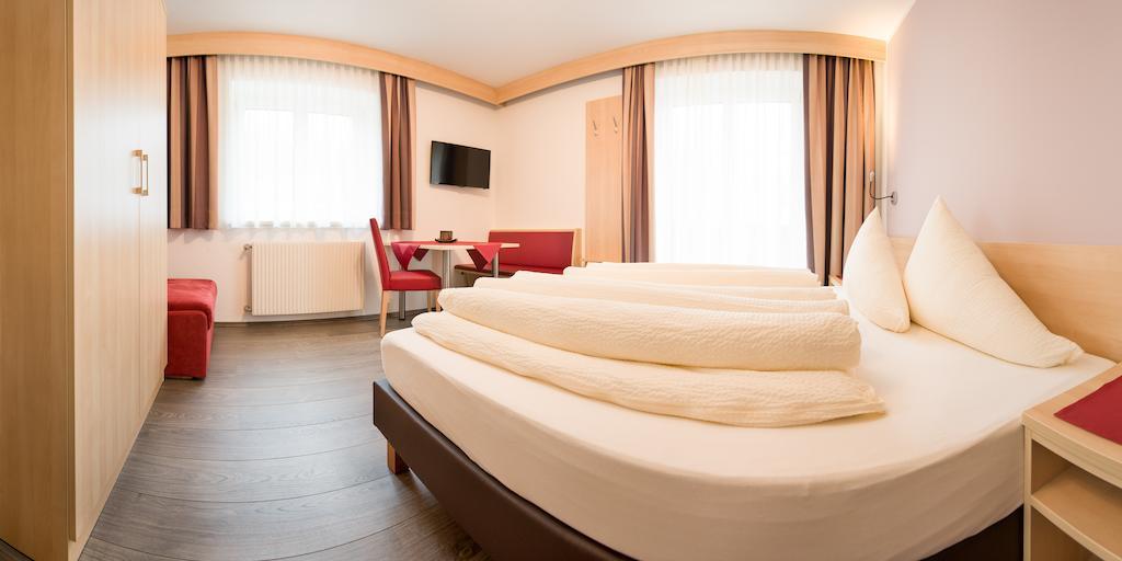 Pension Roasthof Neustift im Stubaital Rum bild