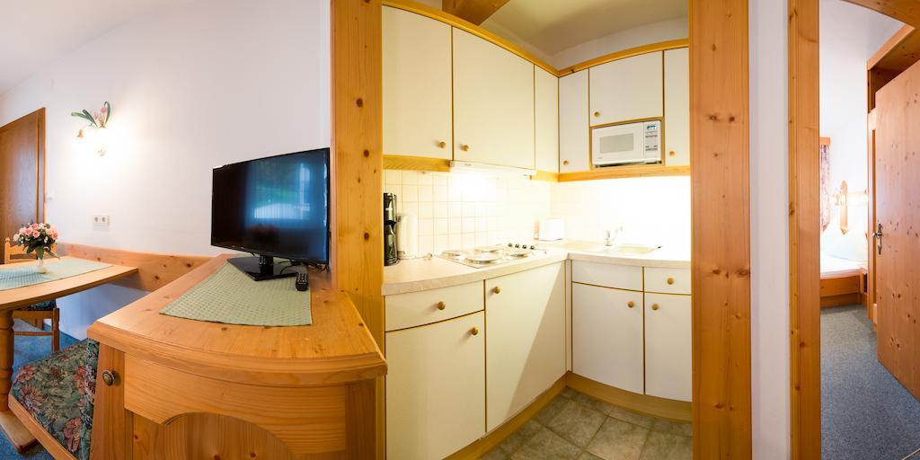 Pension Roasthof Neustift im Stubaital Rum bild