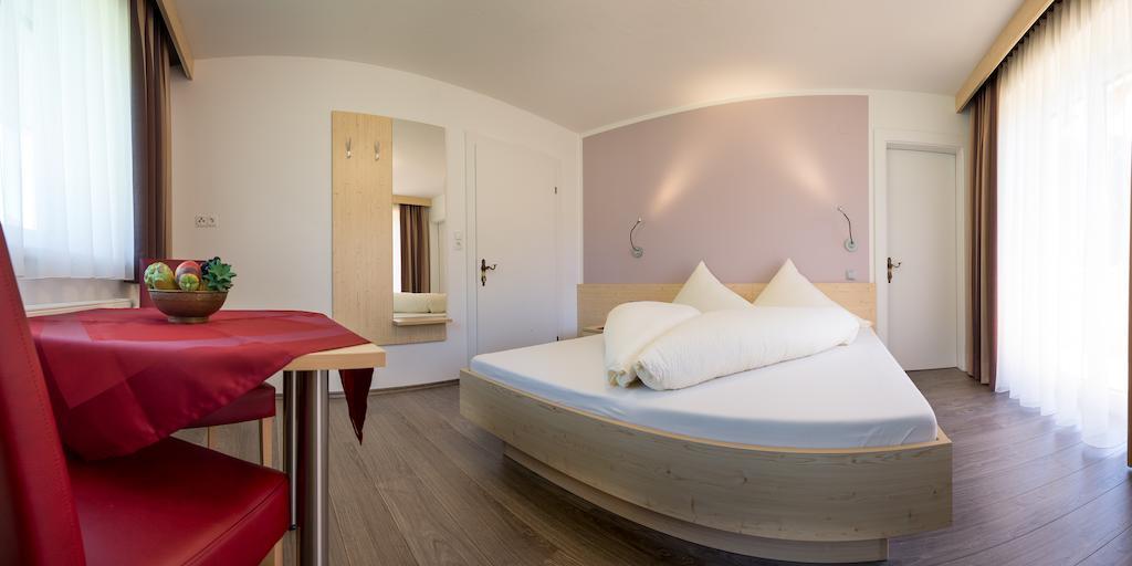 Pension Roasthof Neustift im Stubaital Rum bild